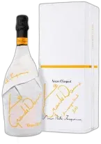 photo du vin Veuve Clicquot la Grande Dame Simon Porte Jacquemus