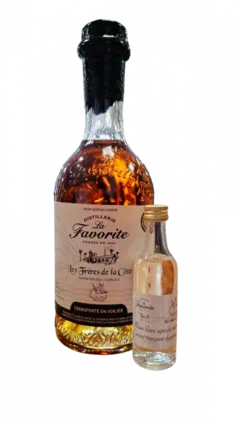 photo du vin la Favorite les Frères de la Côte Navigation Cuvée 2 Fût Pineau des Charentes Fiole Blanc d’Origine