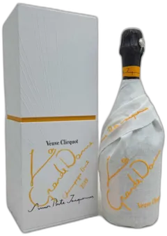 photo du vin la Grande Dame Edition Jacquemus Veuve Clicquot 2018