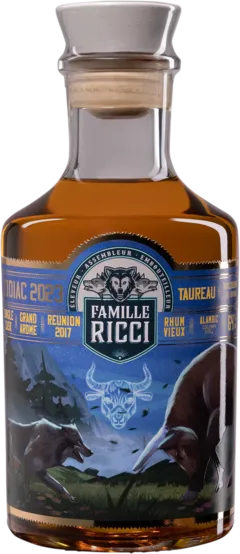 photos du vin Famille Ricci Rhum Vieux de Mélasse de la Réunion "Zodiac 2023 - Taureau" Brun 2017 Giftbox