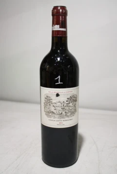 photo Lafite Rothschild 2011 Etiquette Très Légèrement Abimée