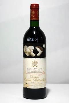 photo Mouton Rothschild 1986 Etiquette Très Légèrement Abimée