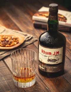 photo jm Rhum Vieux Agricole Millesime 2012 Martinique