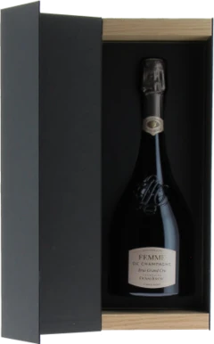 photo Femme de Champagne Grand Cru Luxe