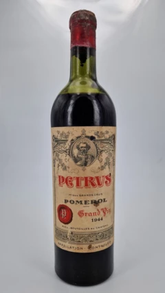 photo Petrus 1944 Pomerol