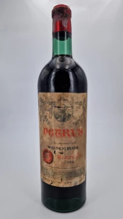 photo Petrus 1943 Pomerol