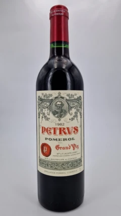 photo Petrus 1982 Pomerol