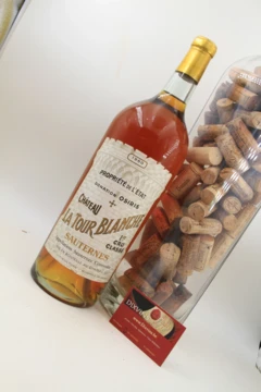 photo Chateau la Tour Blanche 1960 Magnum 1 1er Grand Cru Classé Sauternes