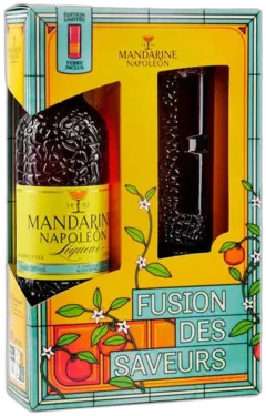 photo Liqueur Mandarine Napoléon et Son Verre de Dégustation