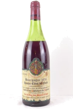 photo 1976 Hautes Côtes de Nuits Cave des Hautes-Côtes Tastevinage Niveau Bas) Rouge Bourgogne