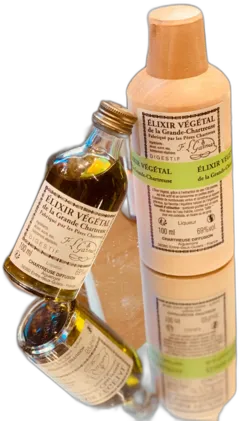 vue du vin Elixir Végétal de la Grande Chartreuse en en Bois